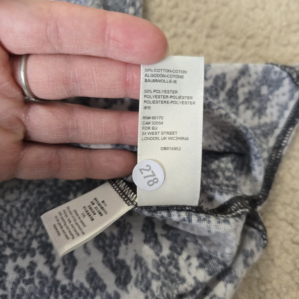 Women’s Short Sleeve Snake Print Tee - Gray - Picture 8 of 9
